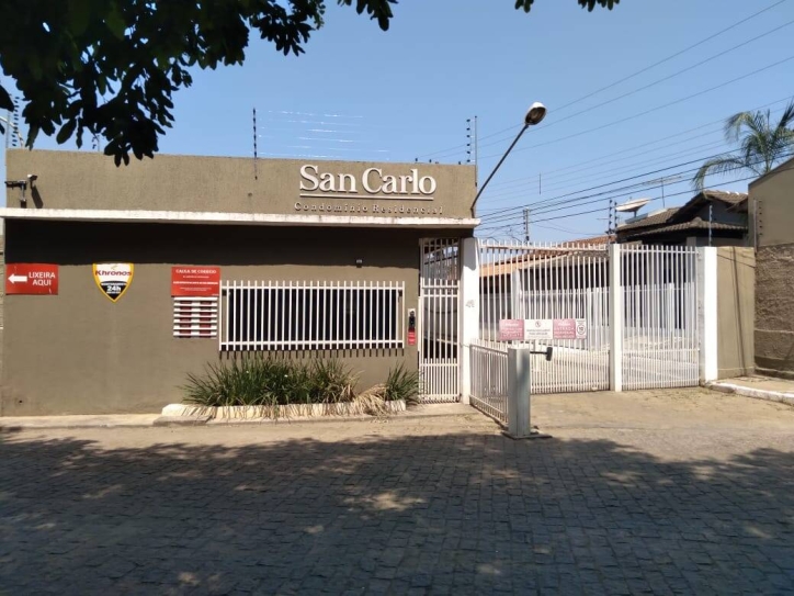 Casa de Condomínio à venda com 4 quartos, 330m² - Foto 1