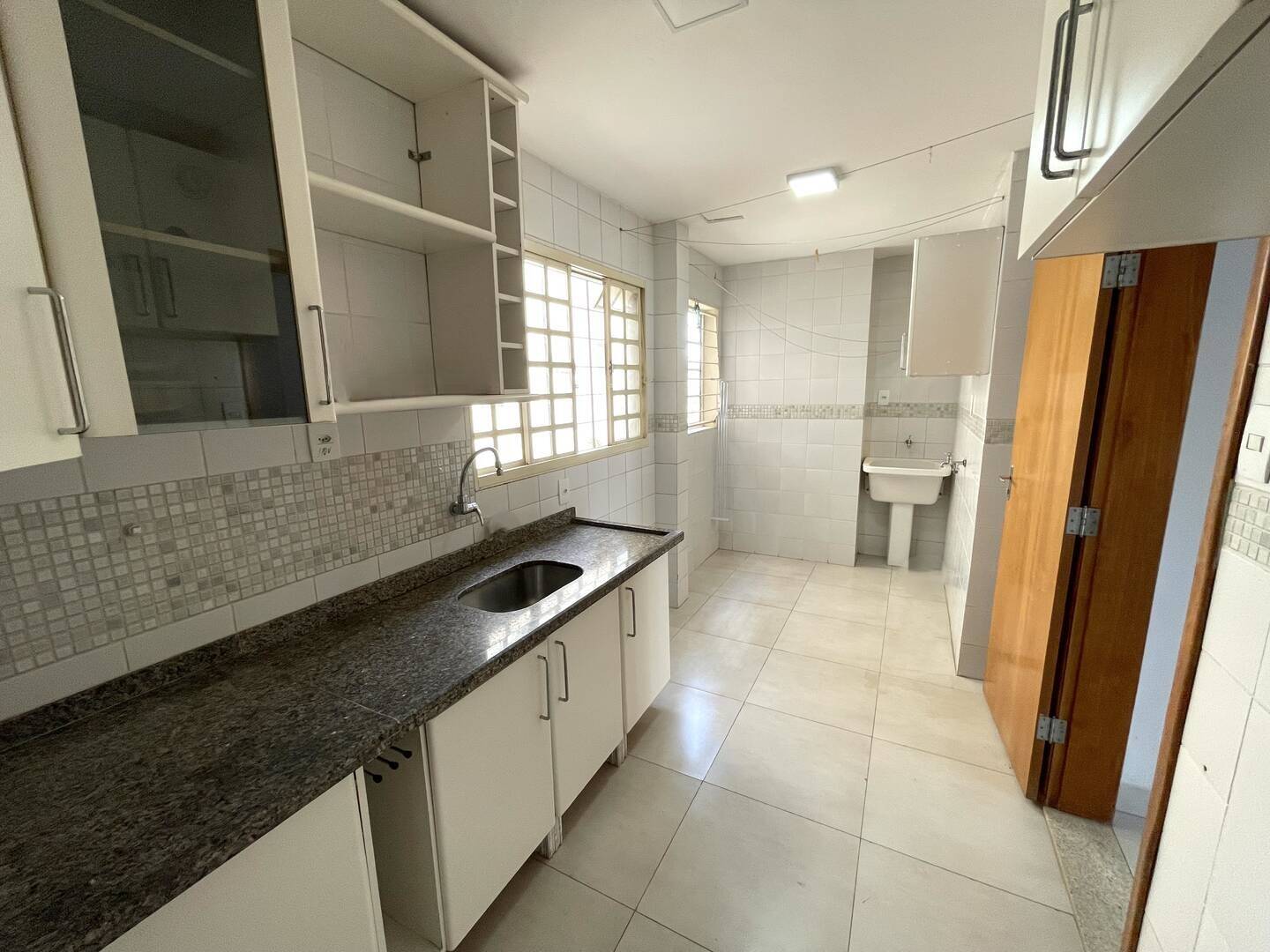 Apartamento à venda e aluguel com 3 quartos, 94m² - Foto 4