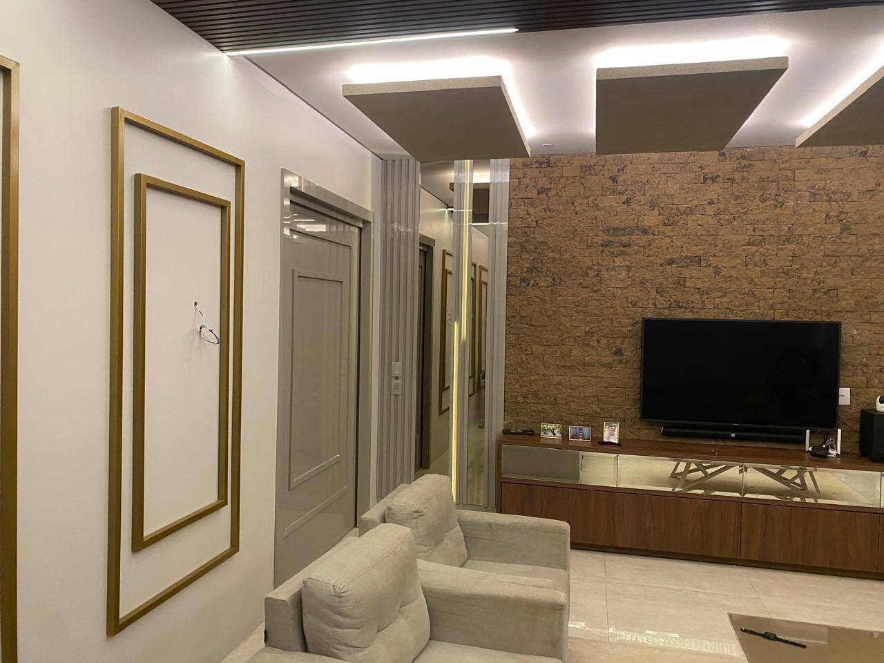 Casa à venda com 3 quartos, 231m² - Foto 4