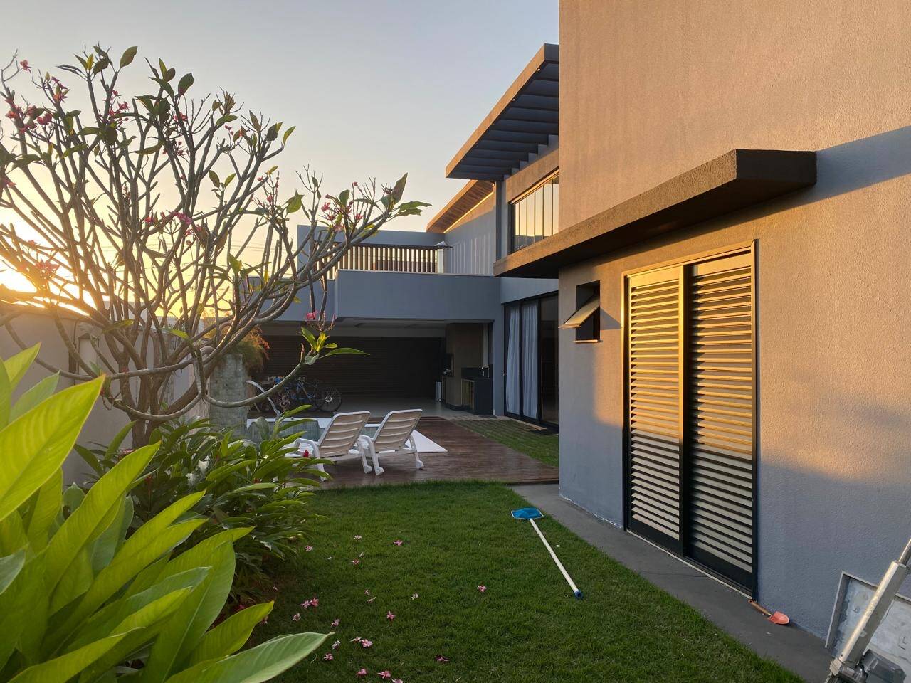 Casa à venda com 3 quartos, 231m² - Foto 8
