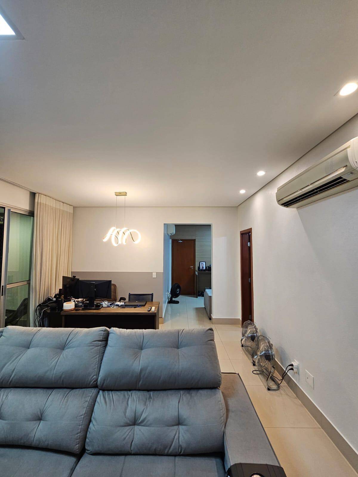 Apartamento à venda com 3 quartos, 134m² - Foto 2