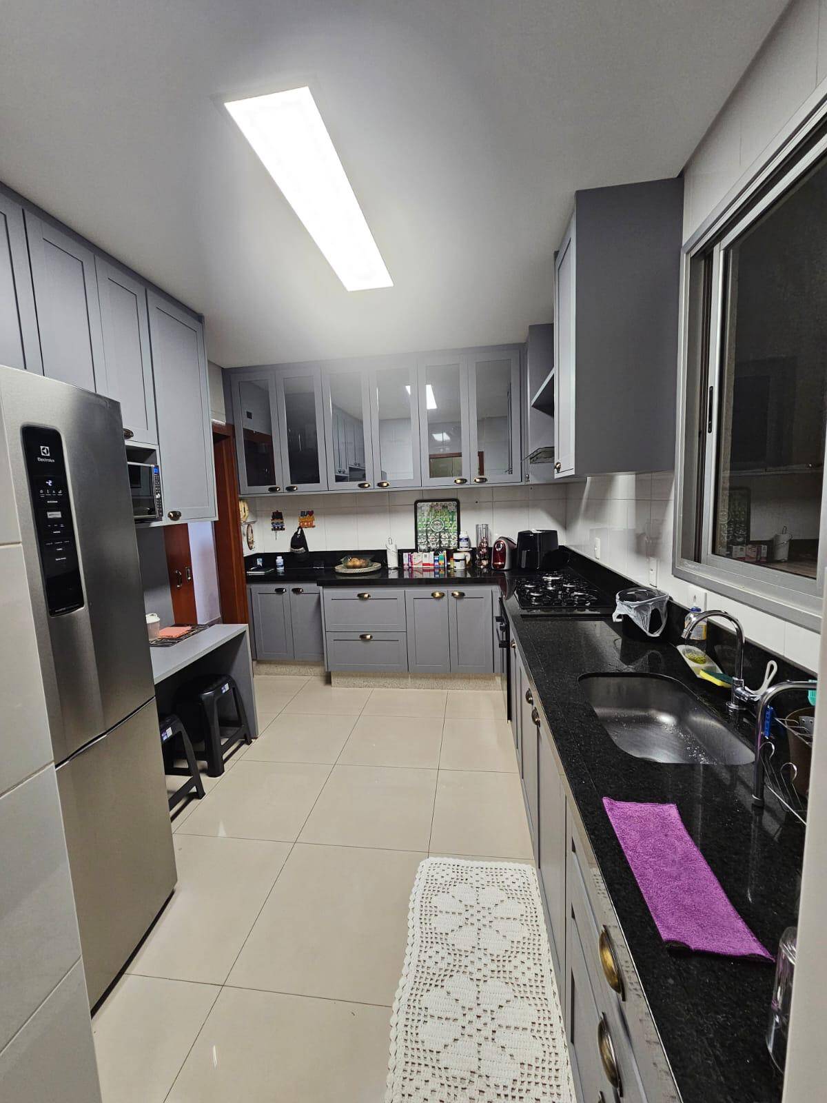 Apartamento à venda com 3 quartos, 134m² - Foto 12