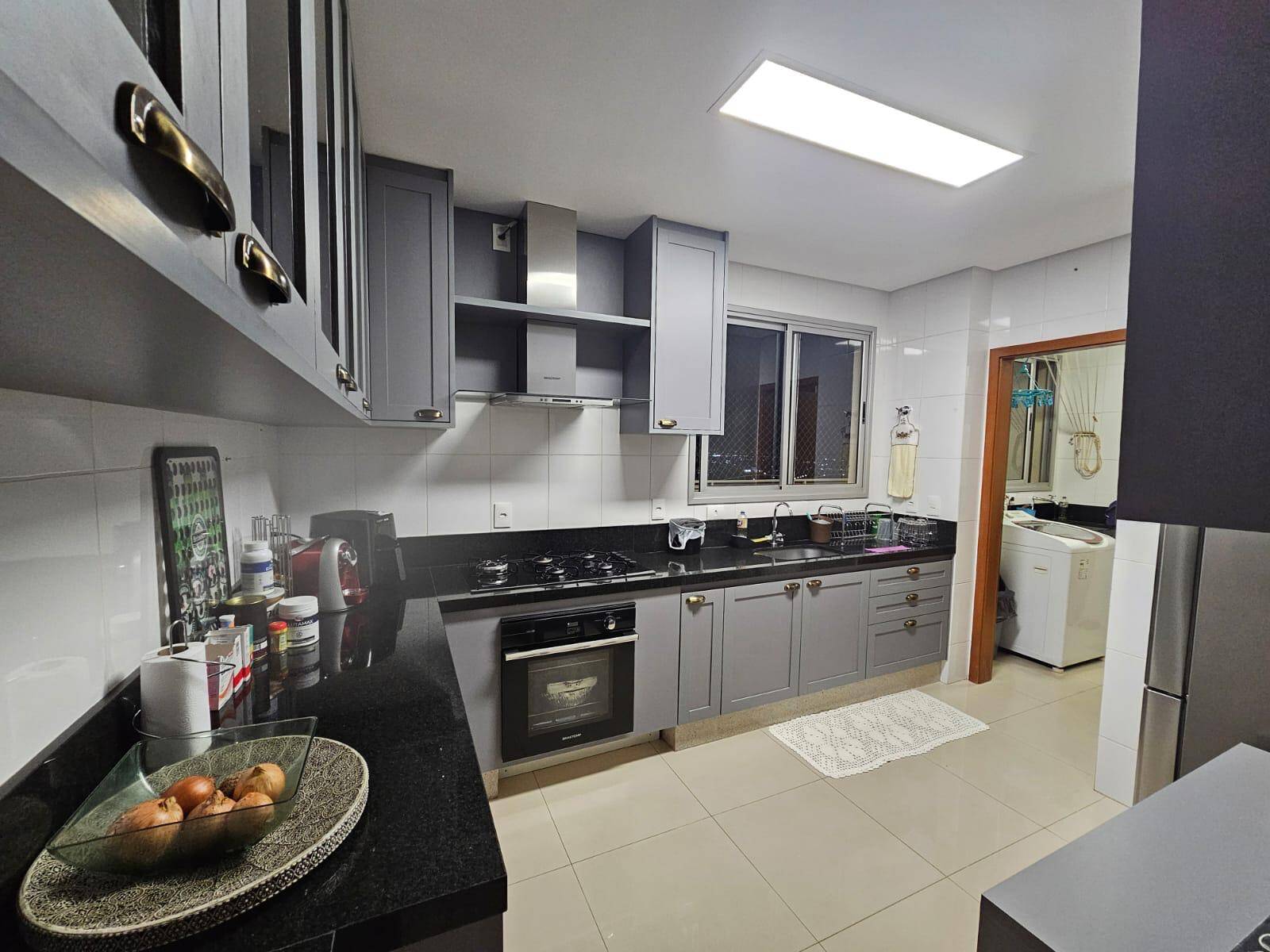 Apartamento à venda com 3 quartos, 134m² - Foto 11