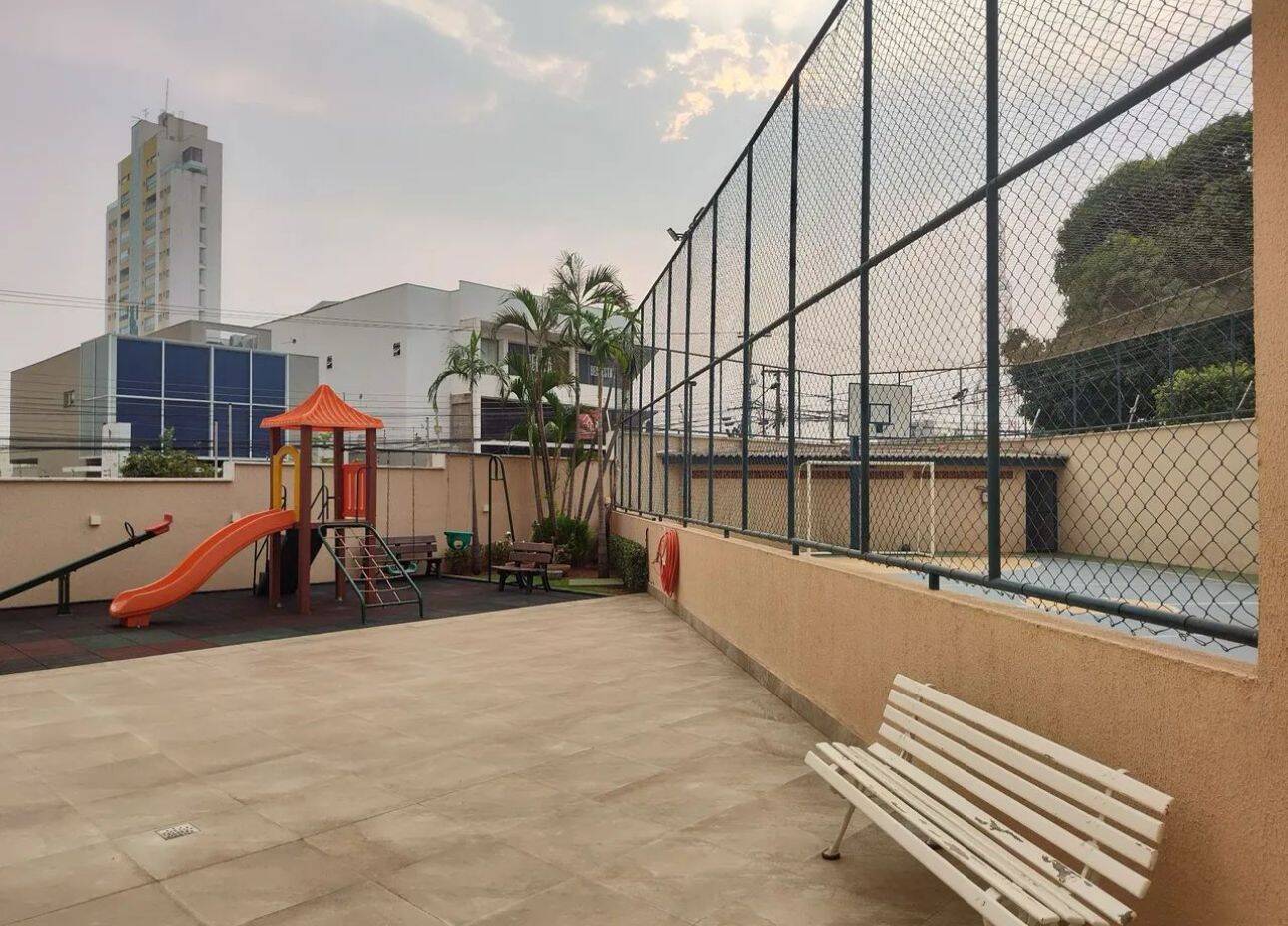 Apartamento à venda com 3 quartos, 100m² - Foto 4
