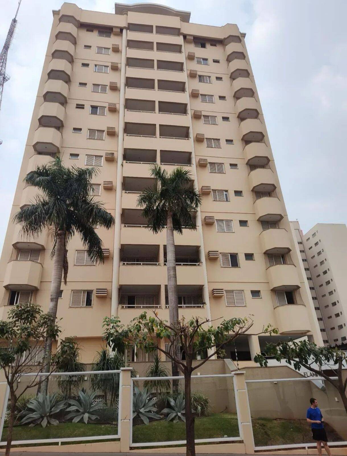 Apartamento à venda com 3 quartos, 100m² - Foto 1