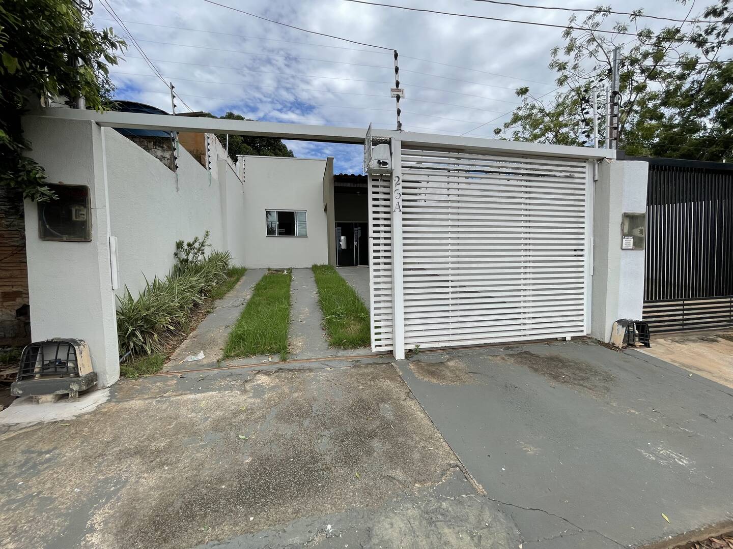 Casa à venda com 3 quartos, 89m² - Foto 1