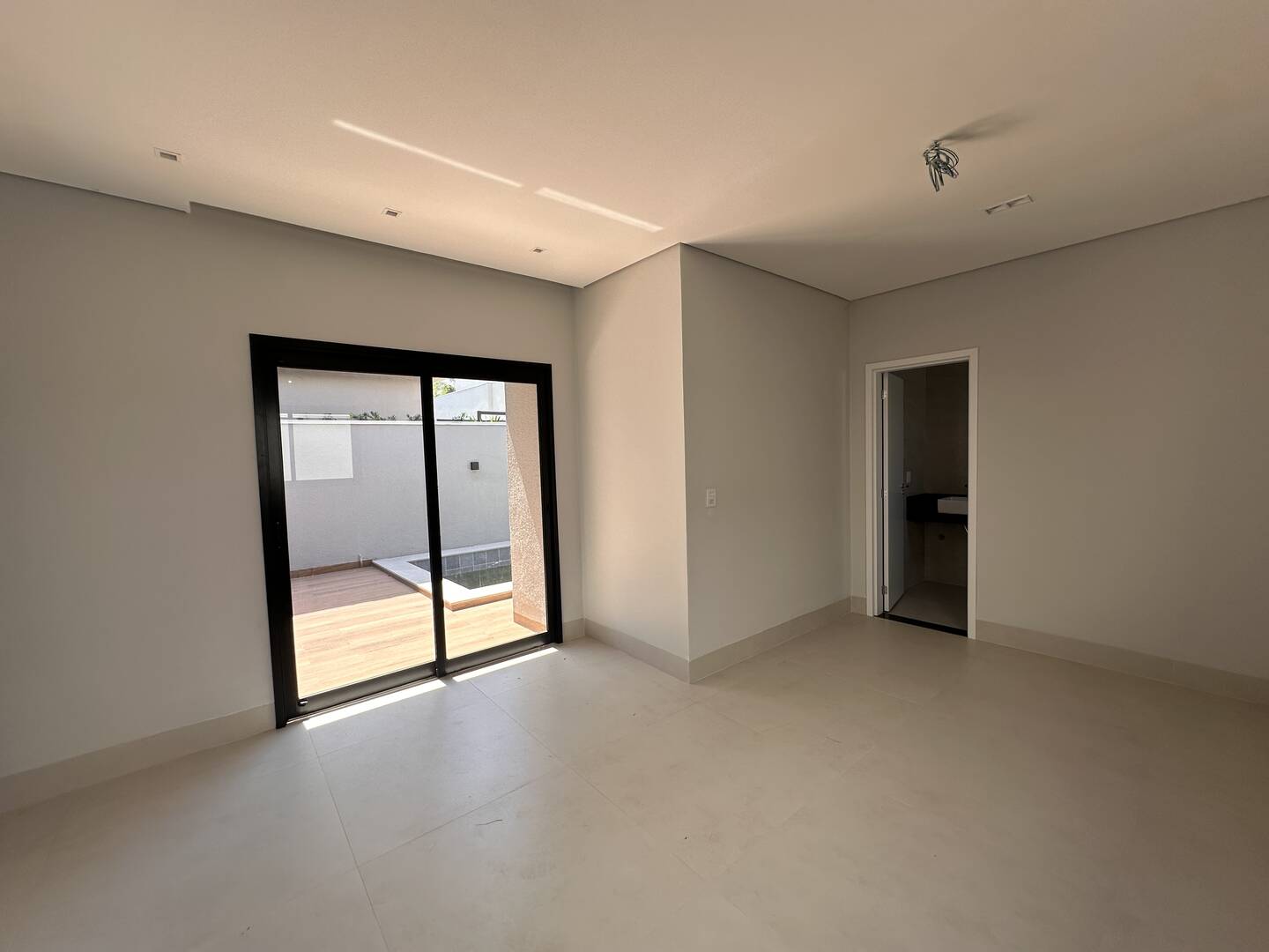 Casa à venda com 3 quartos, 174m² - Foto 3