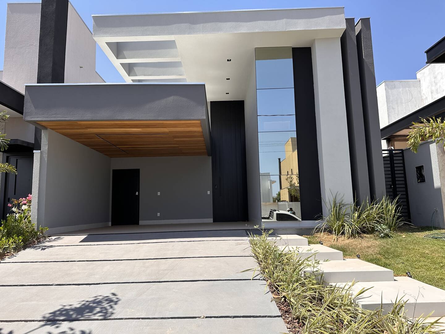 Casa à venda com 3 quartos, 174m² - Foto 1