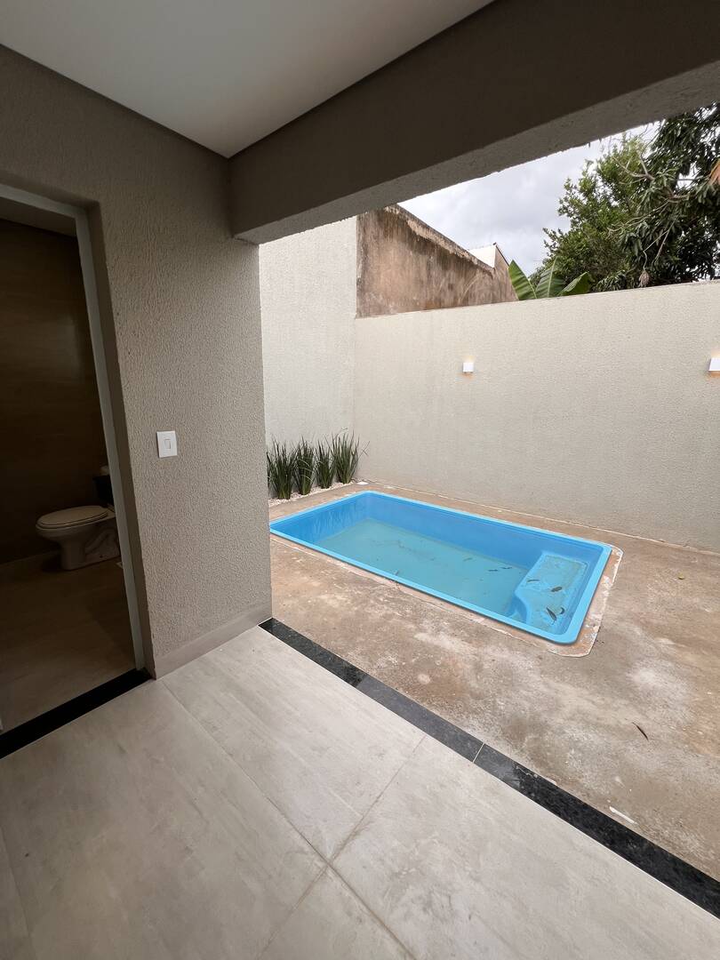 Casa à venda com 3 quartos, 125m² - Foto 2