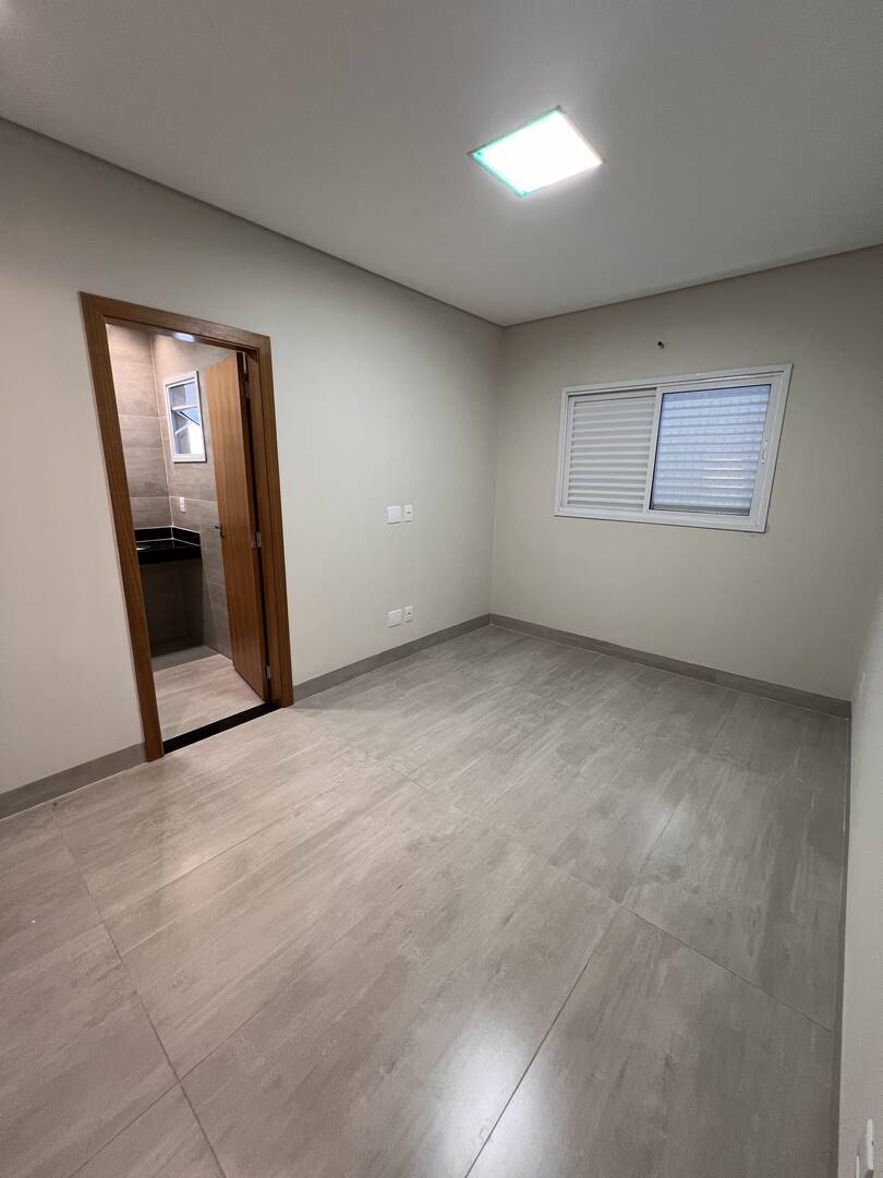 Casa à venda com 3 quartos, 125m² - Foto 11