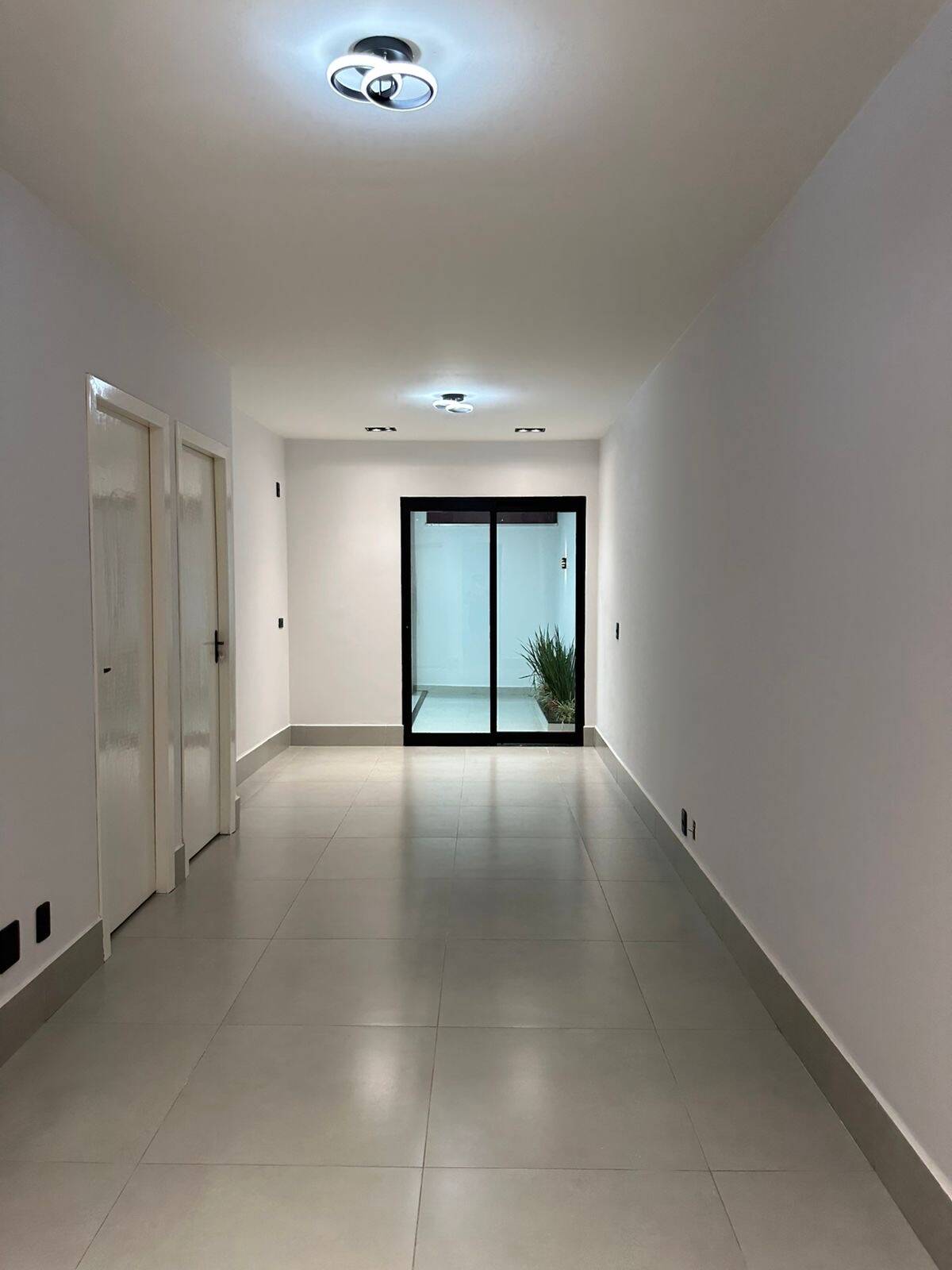 Casa à venda com 3 quartos, 80m² - Foto 11