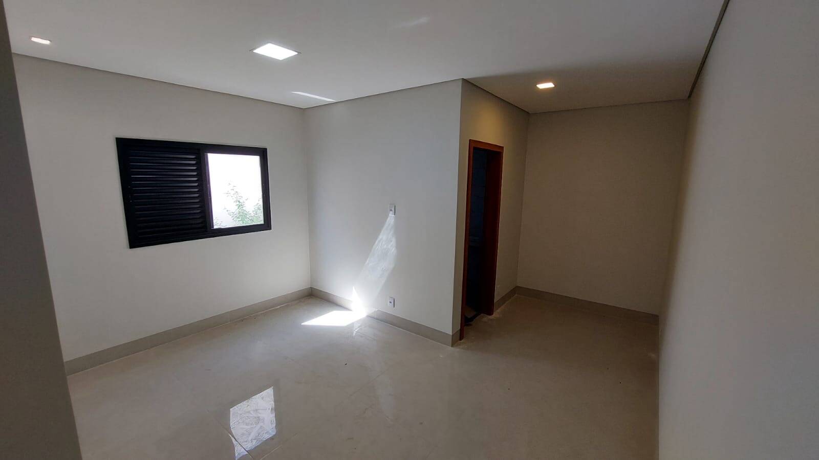 Casa à venda com 3 quartos, 106m² - Foto 10