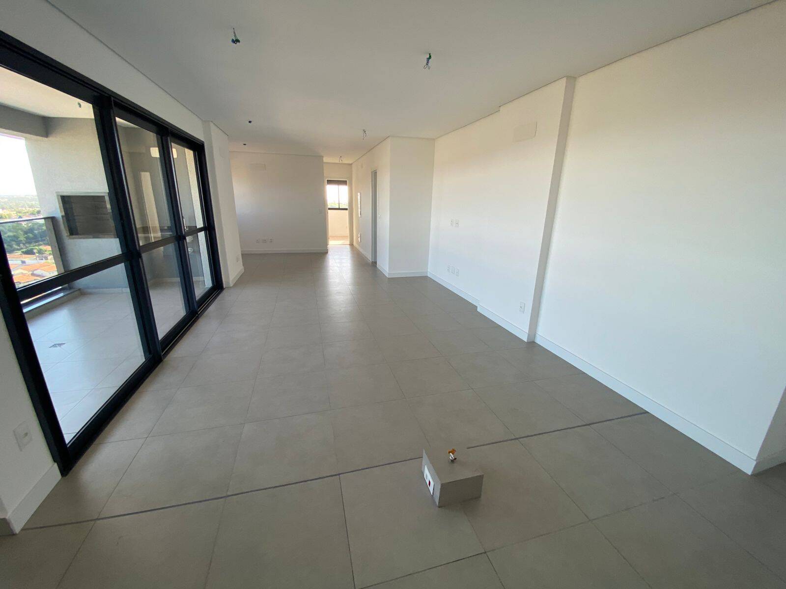 Apartamento à venda com 2 quartos, 102m² - Foto 3