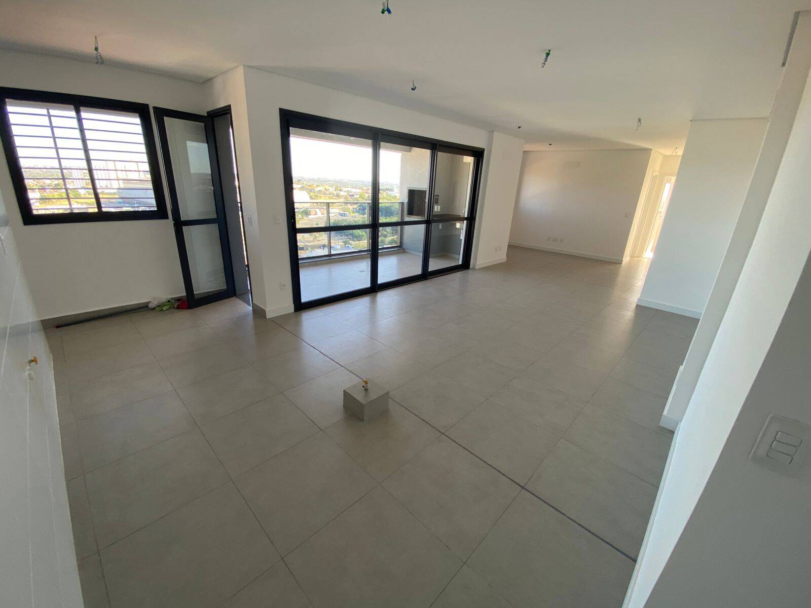 Apartamento à venda com 2 quartos, 102m² - Foto 2