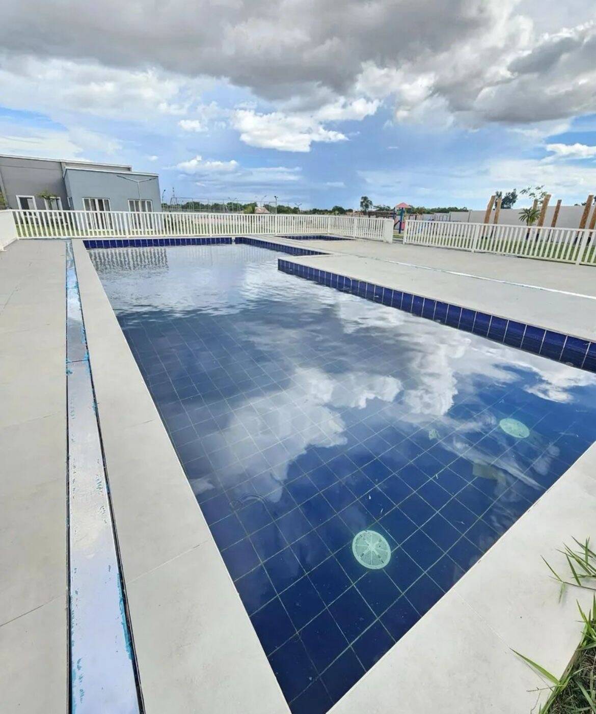 Casa de Condomínio à venda com 3 quartos, 99m² - Foto 2