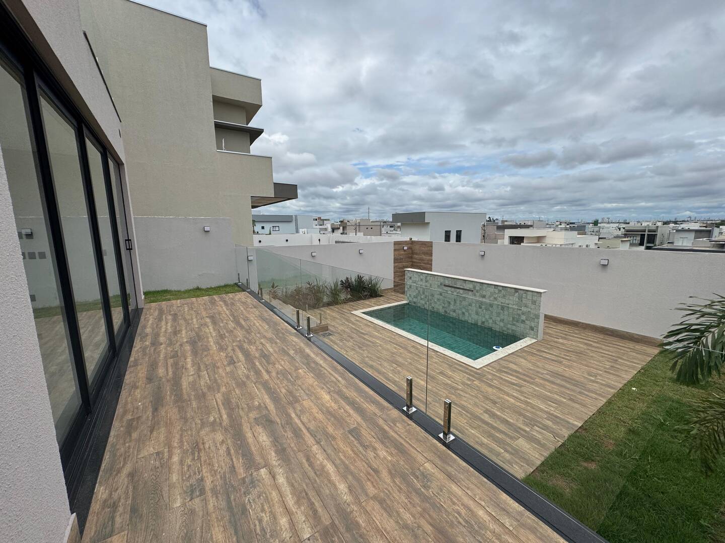 Casa à venda com 3 quartos, 180m² - Foto 2