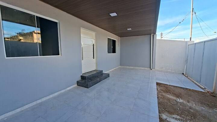 Casa à venda com 4 quartos, 155m² - Foto 2