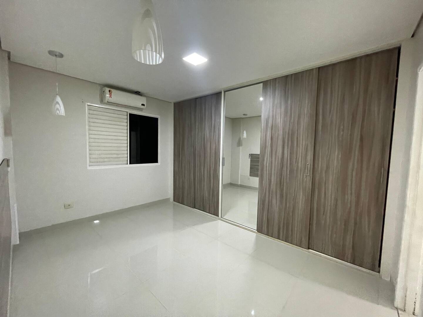 Apartamento à venda com 3 quartos, 100m² - Foto 3