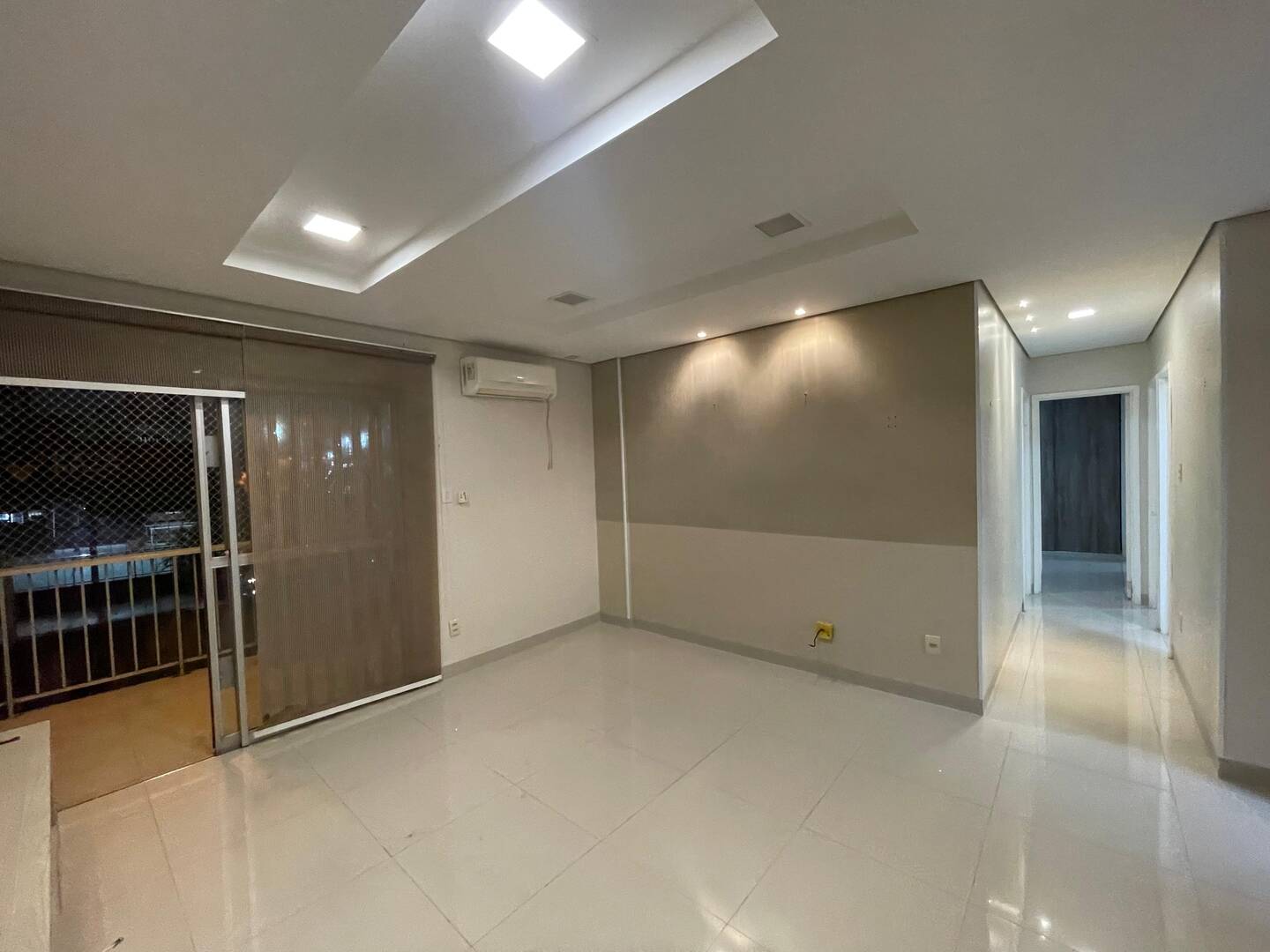 Apartamento à venda com 3 quartos, 100m² - Foto 2