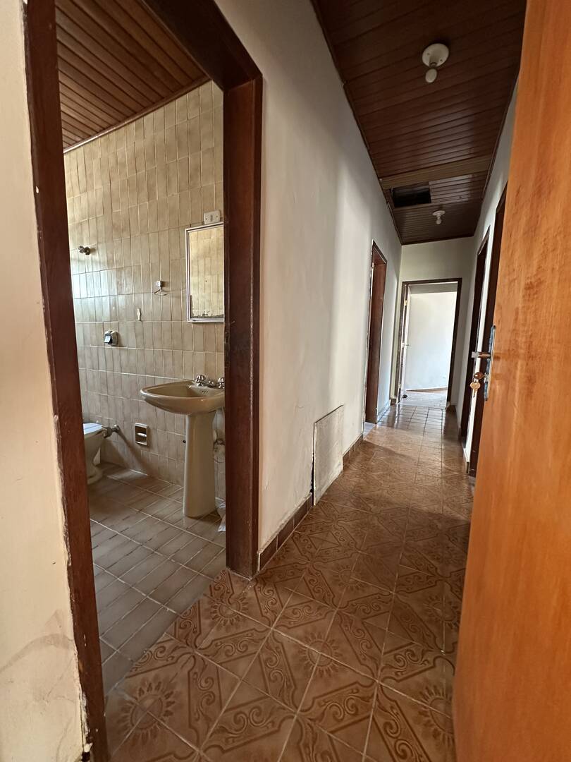 Casa à venda com 4 quartos, 235m² - Foto 3