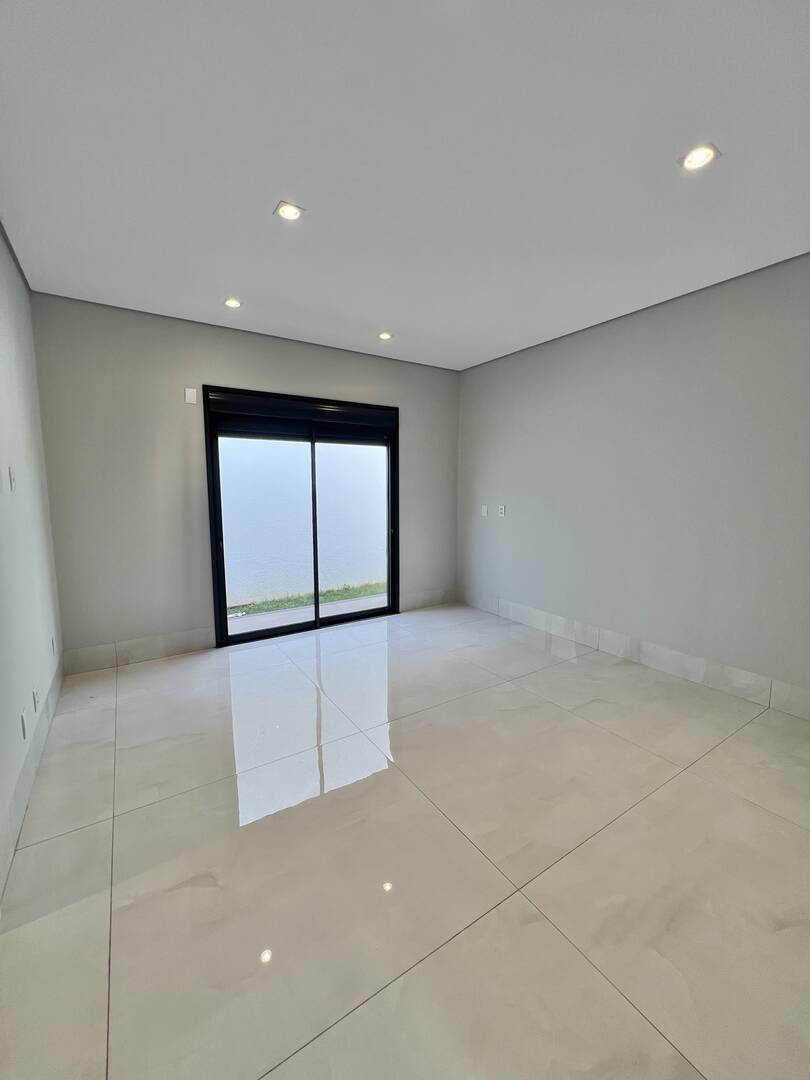 Casa de Condomínio à venda com 4 quartos, 300m² - Foto 12