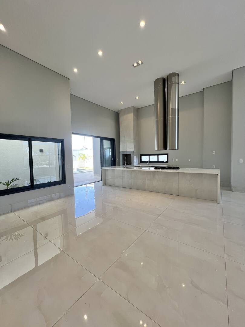 Casa de Condomínio à venda com 4 quartos, 300m² - Foto 5