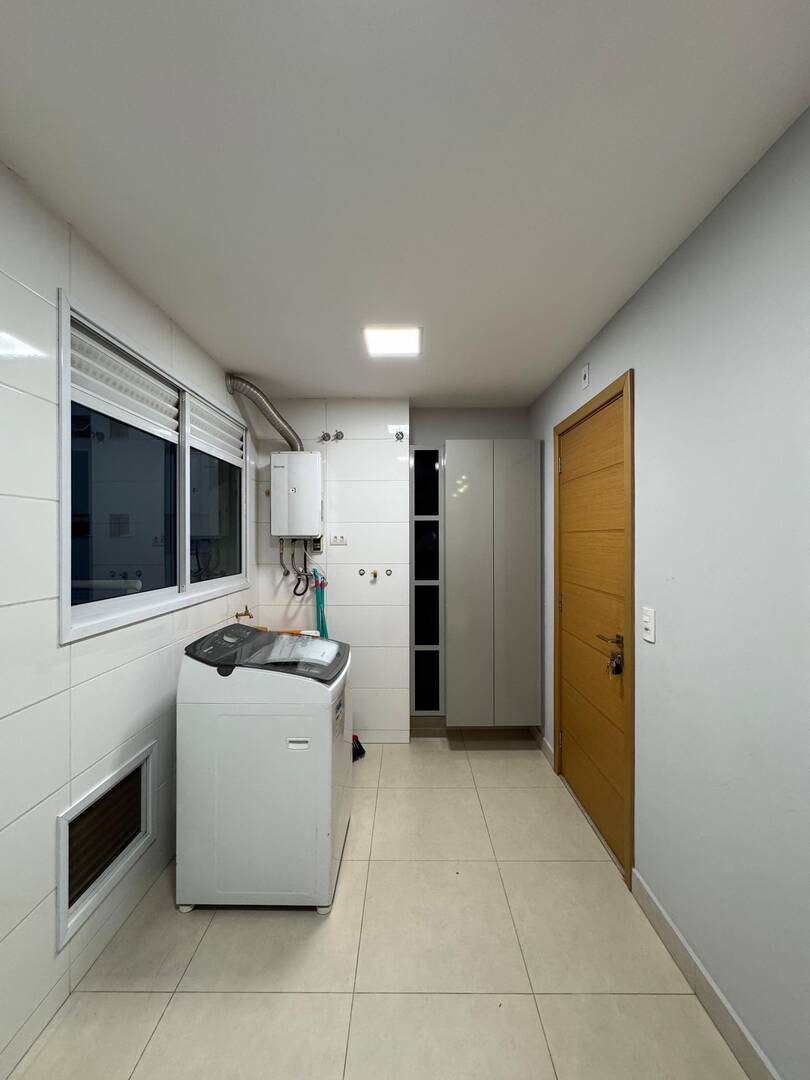 Apartamento à venda com 3 quartos, 168m² - Foto 3