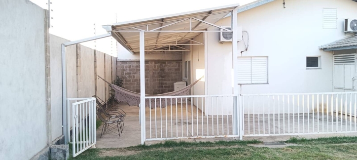 Casa à venda com 2 quartos, 71m² - Foto 3