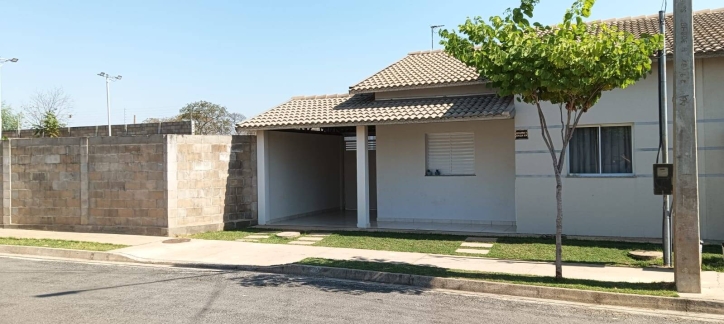 Casa à venda com 2 quartos, 71m² - Foto 1