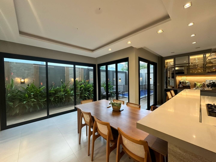 Casa de Condomínio à venda com 3 quartos, 232m² - Foto 2