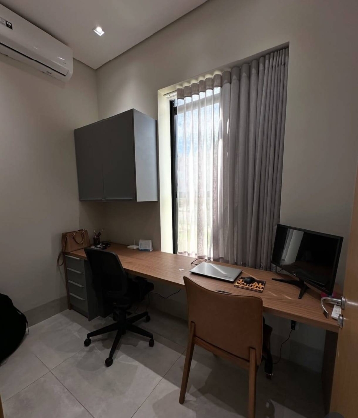 Casa de Condomínio à venda com 3 quartos, 235m² - Foto 2