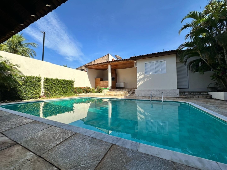 Casa à venda com 3 quartos, 299m² - Foto 4