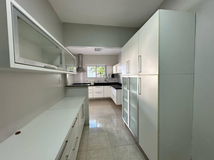 Casa à venda com 3 quartos, 299m² - Foto 11