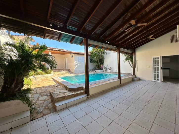 Casa à venda com 3 quartos, 299m² - Foto 3