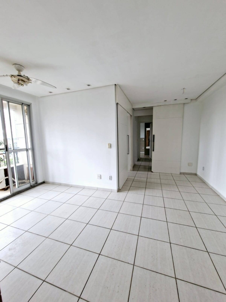 Apartamento à venda com 3 quartos, 69m² - Foto 2