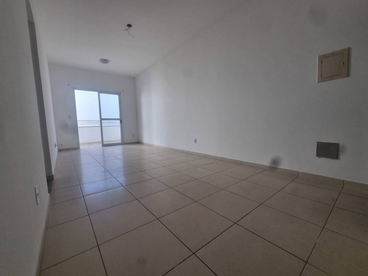 Apartamento à venda com 2 quartos, 70m² - Foto 3