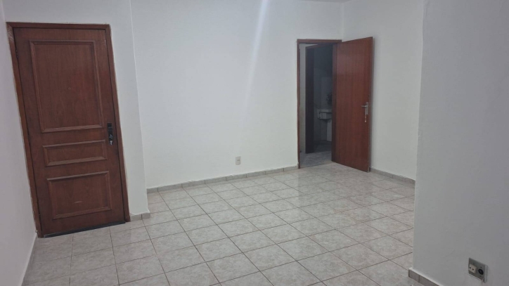 Apartamento para alugar com 3 quartos, 95m² - Foto 2