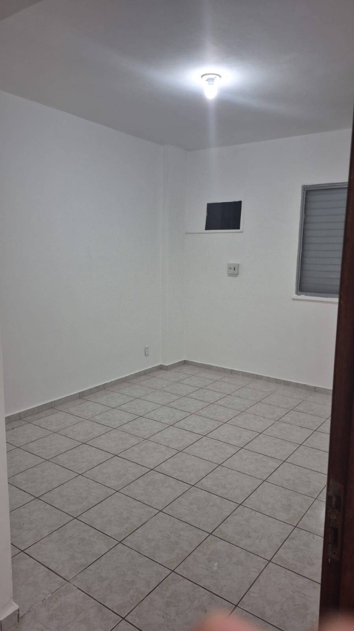 Apartamento para alugar com 3 quartos, 95m² - Foto 10