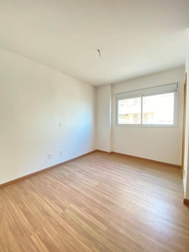 Apartamento à venda com 4 quartos, 226m² - Foto 13
