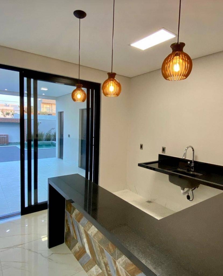 Casa à venda com 3 quartos, 222m² - Foto 3
