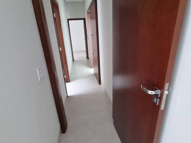 #302 - Casa para Venda em Cuiabá - MT - 1