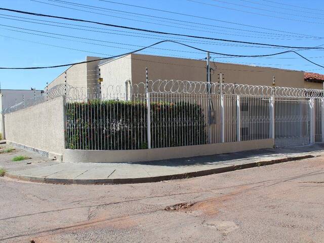 #329 - Casa para Venda em Cuiabá - MT - 1