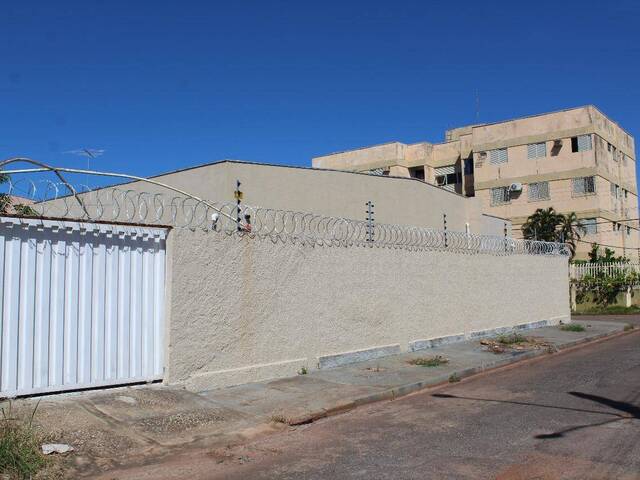 #329 - Casa para Venda em Cuiabá - MT - 3