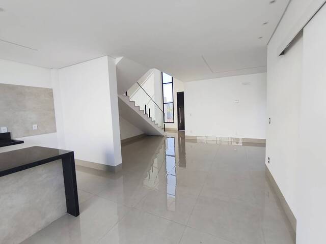 #451 - Apartamento para Venda em Cuiabá - MT - 3