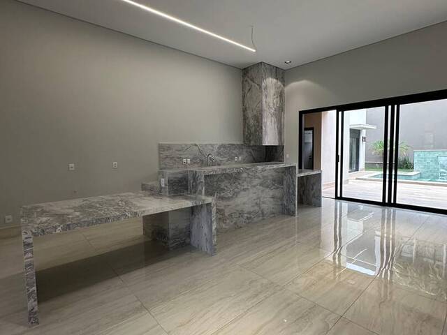 #475 - Casa para Venda em Cuiabá - MT